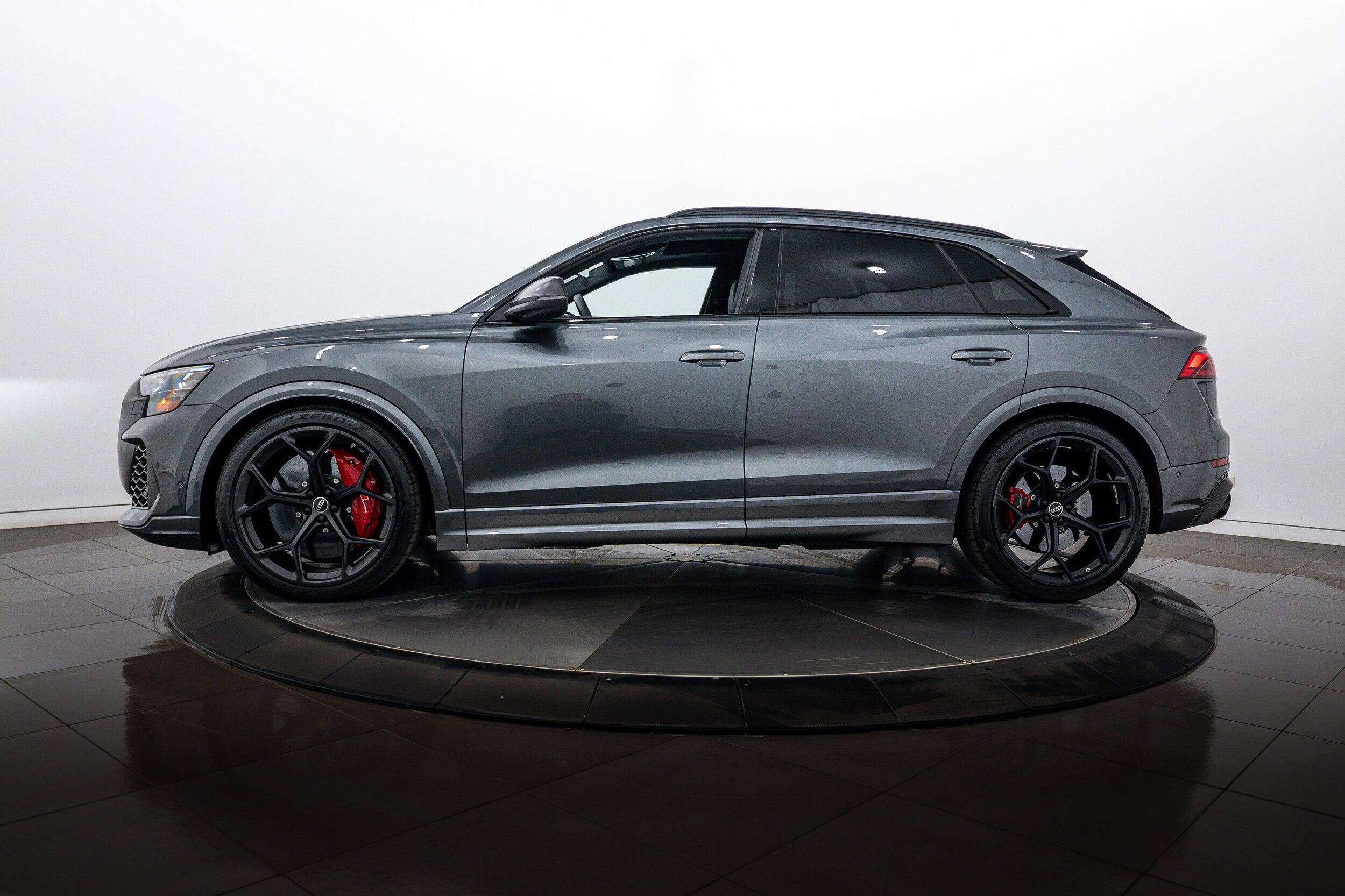 Used 2025 Audi RS Q8 performance image 6