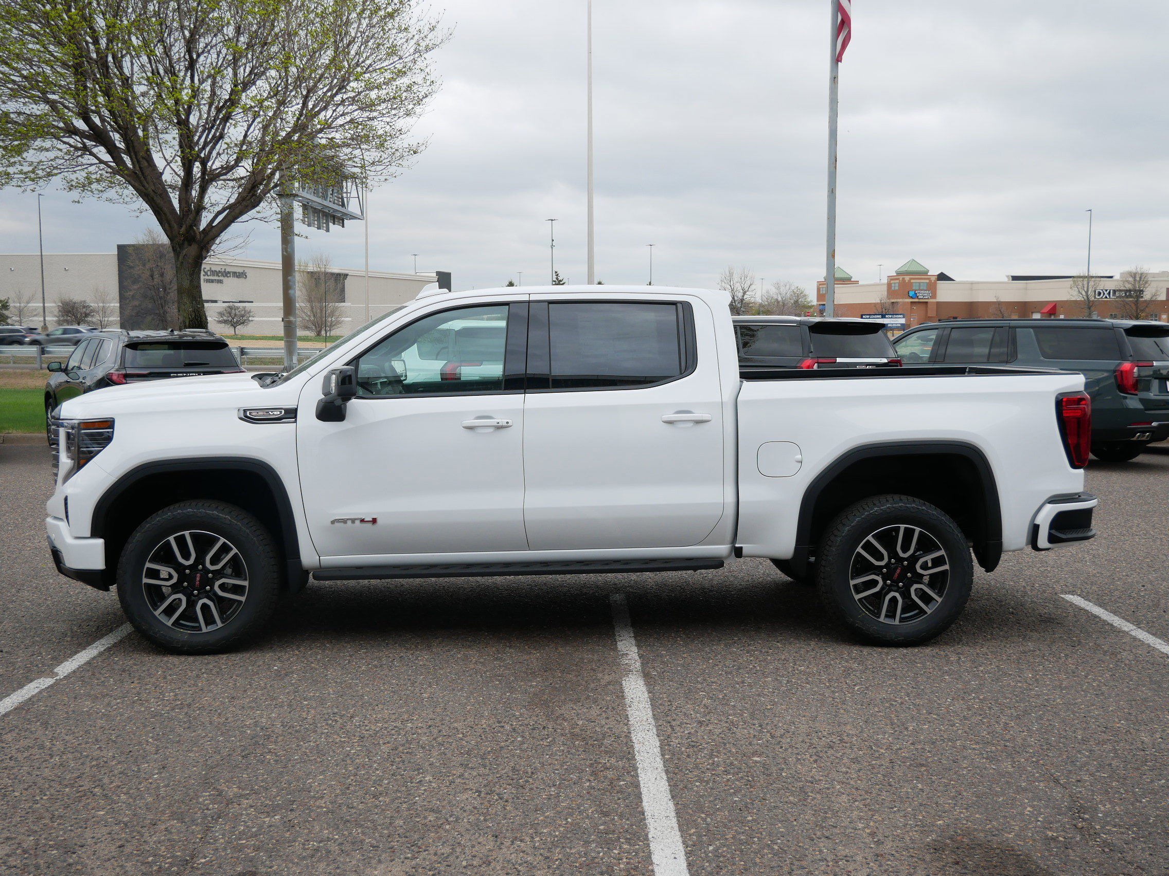 New 2026 GMC Sierra 1500 AT4 AWD/4WD image 4