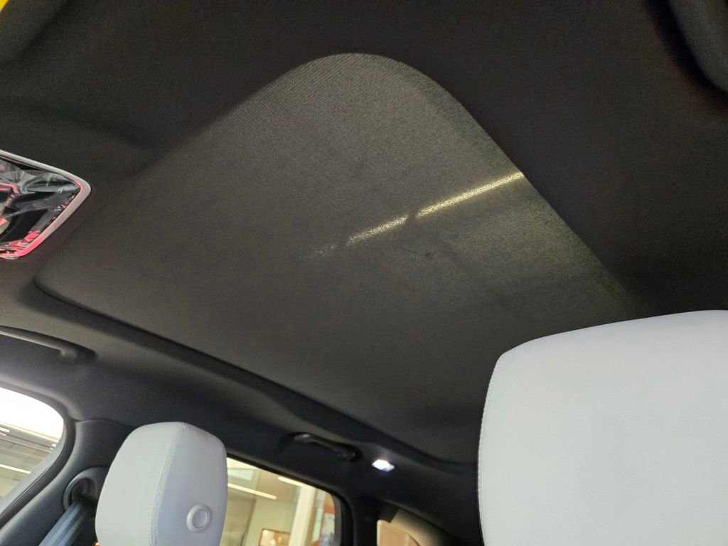 New 2026 Land Rover Range Rover Velar S AWD/4WD image 11