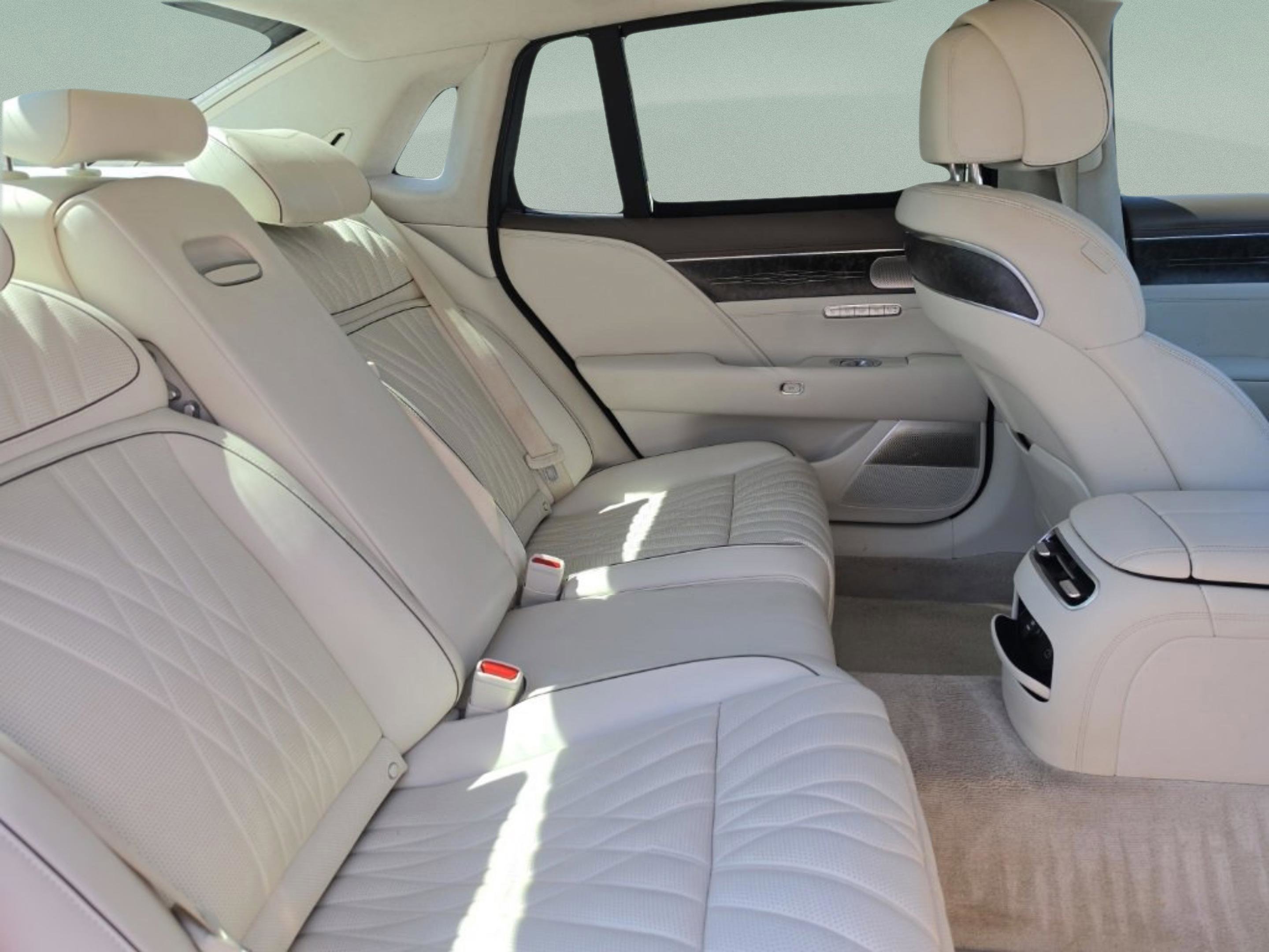 Used 2023 Genesis G90 3.5T image 30