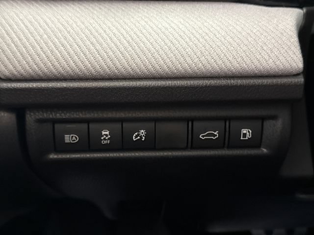 New 2026 Toyota Camry Hybrid FWD image 28