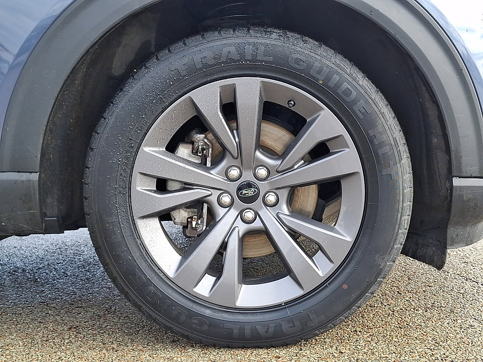 Used 2021 Ford Explorer XLT w/ Equipment Group 202A image 8