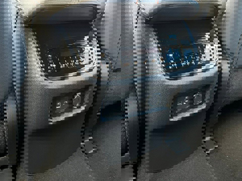 New 2026 Nissan Armada PRO-4X image 38