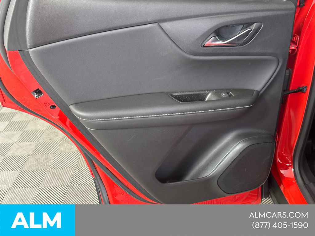 Used 2025 Chevrolet Blazer LT FWD image 24