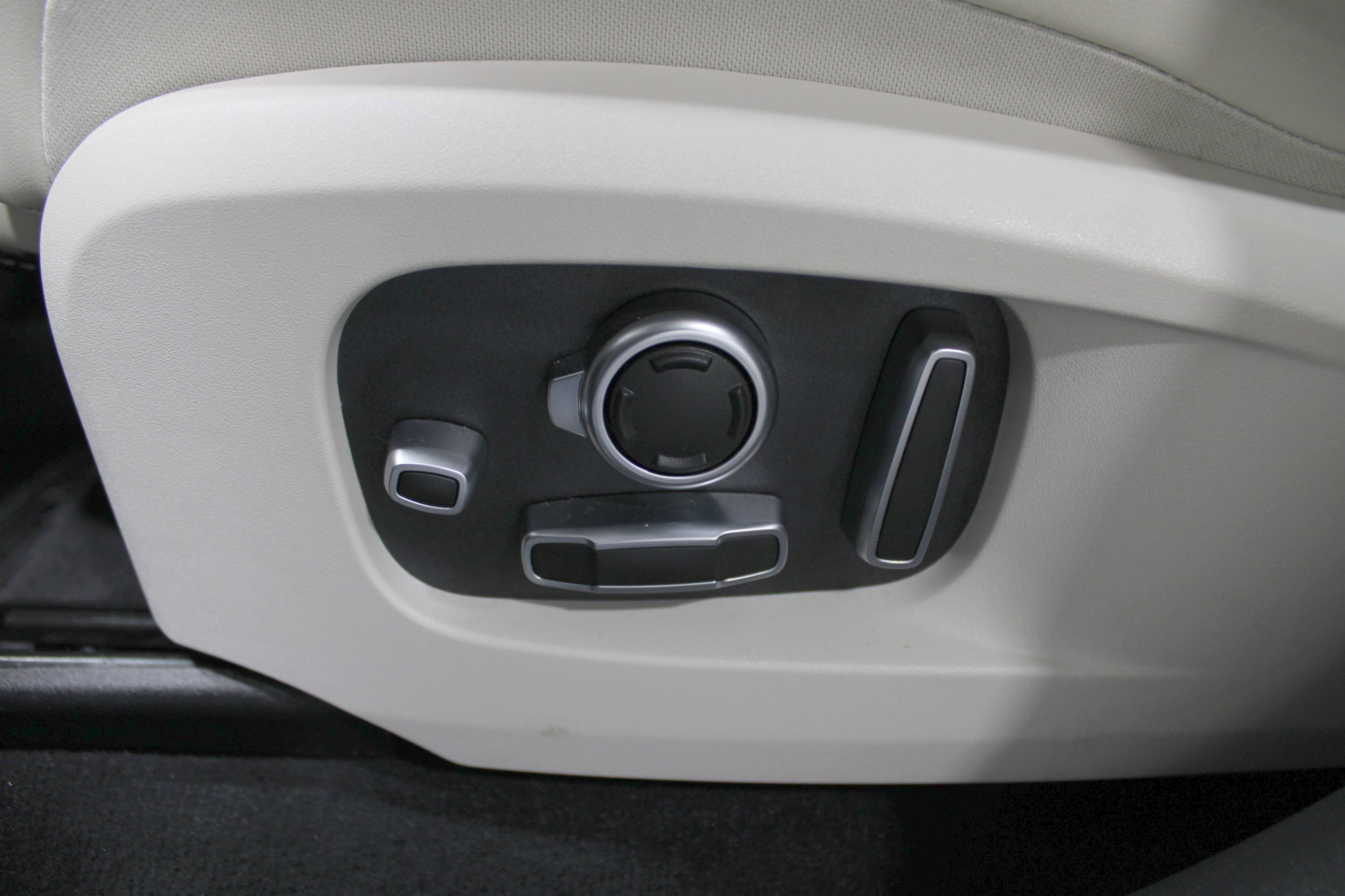 Used 2022 Jaguar F-PACE S image 4