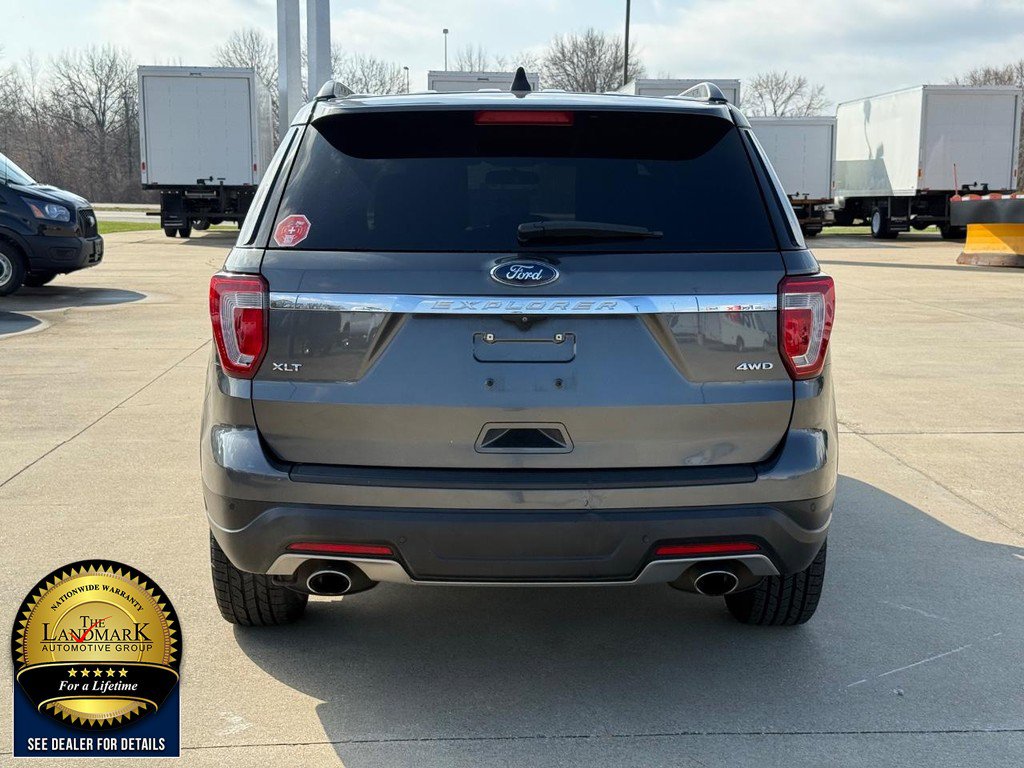 Used 2018 Ford Explorer XLT image 6
