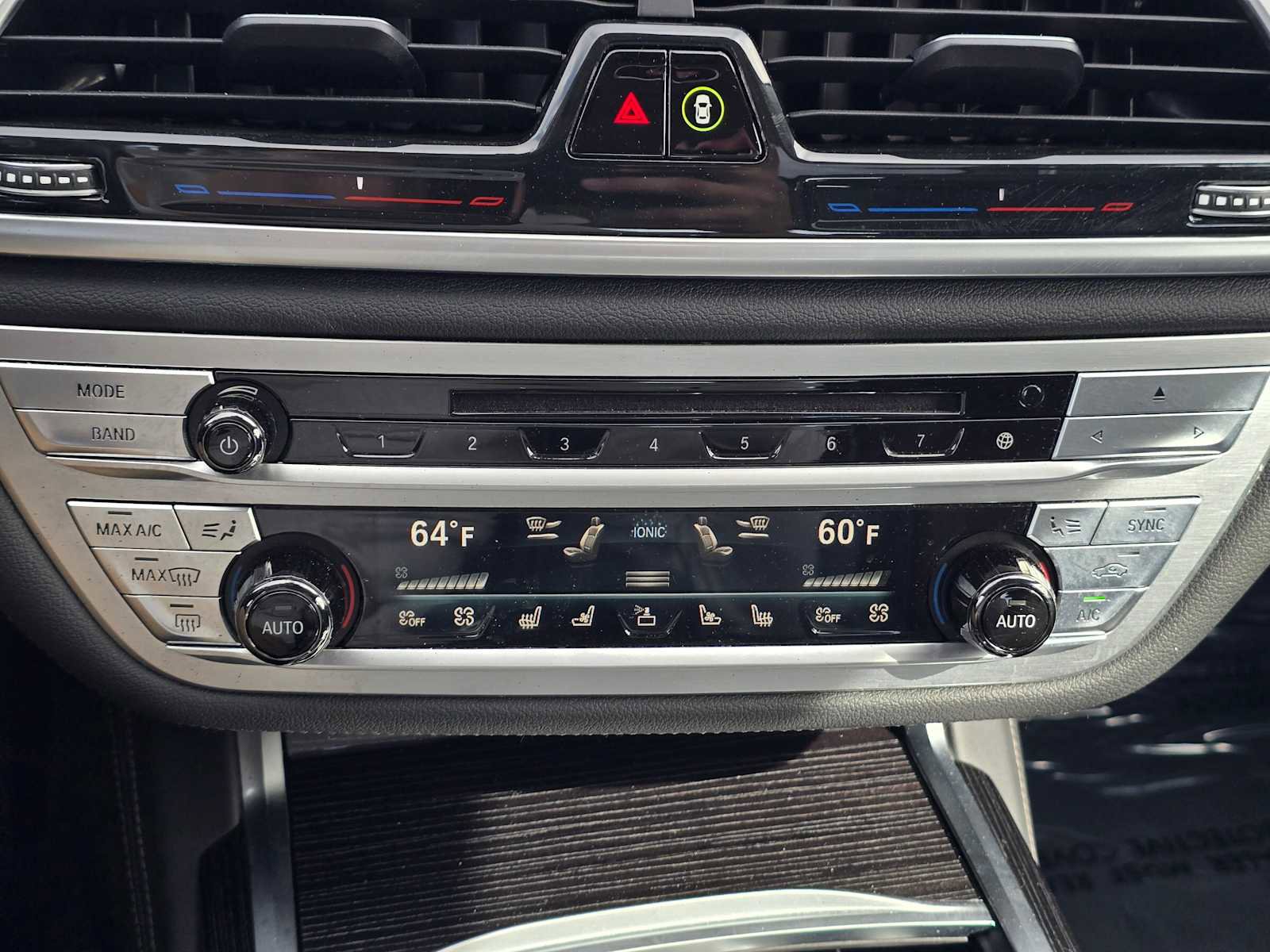 Used 2020 BMW 745e xDrive image 28