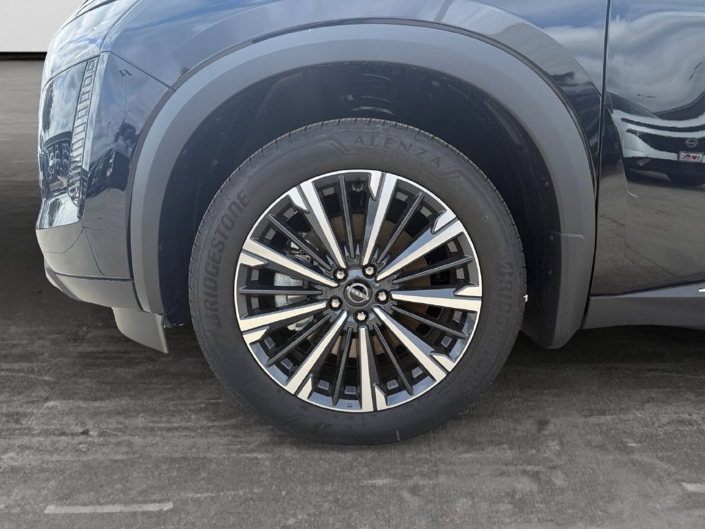 New 2026 Nissan Pathfinder Platinum w/ Lighting Package FWD image 9