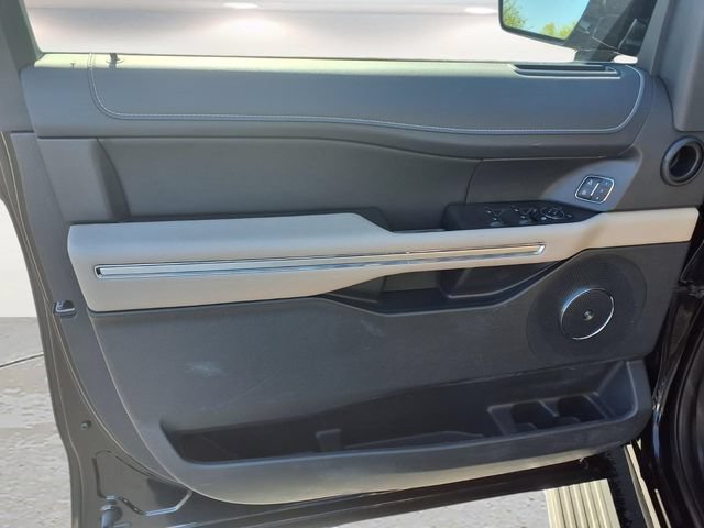Used 2023 Ford Expedition Limited AWD/4WD image 17