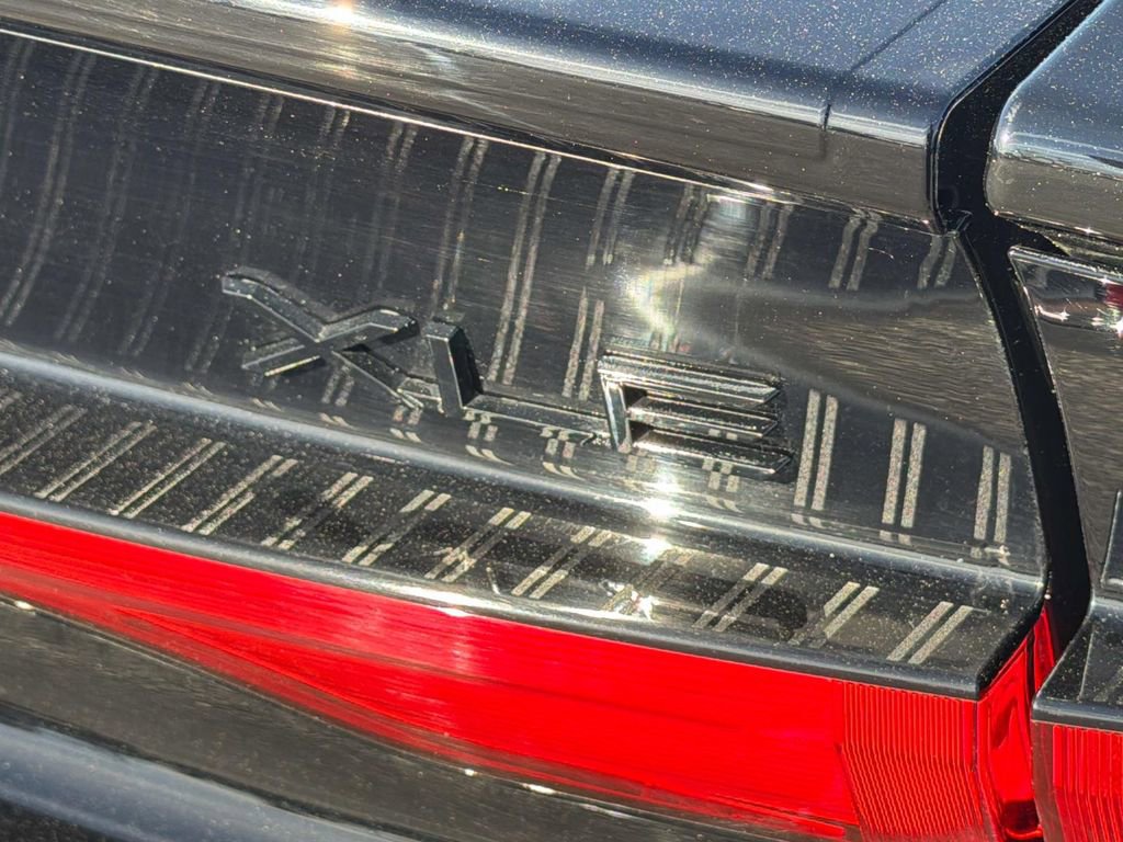 Used 2025 Toyota Prius XLE image 8