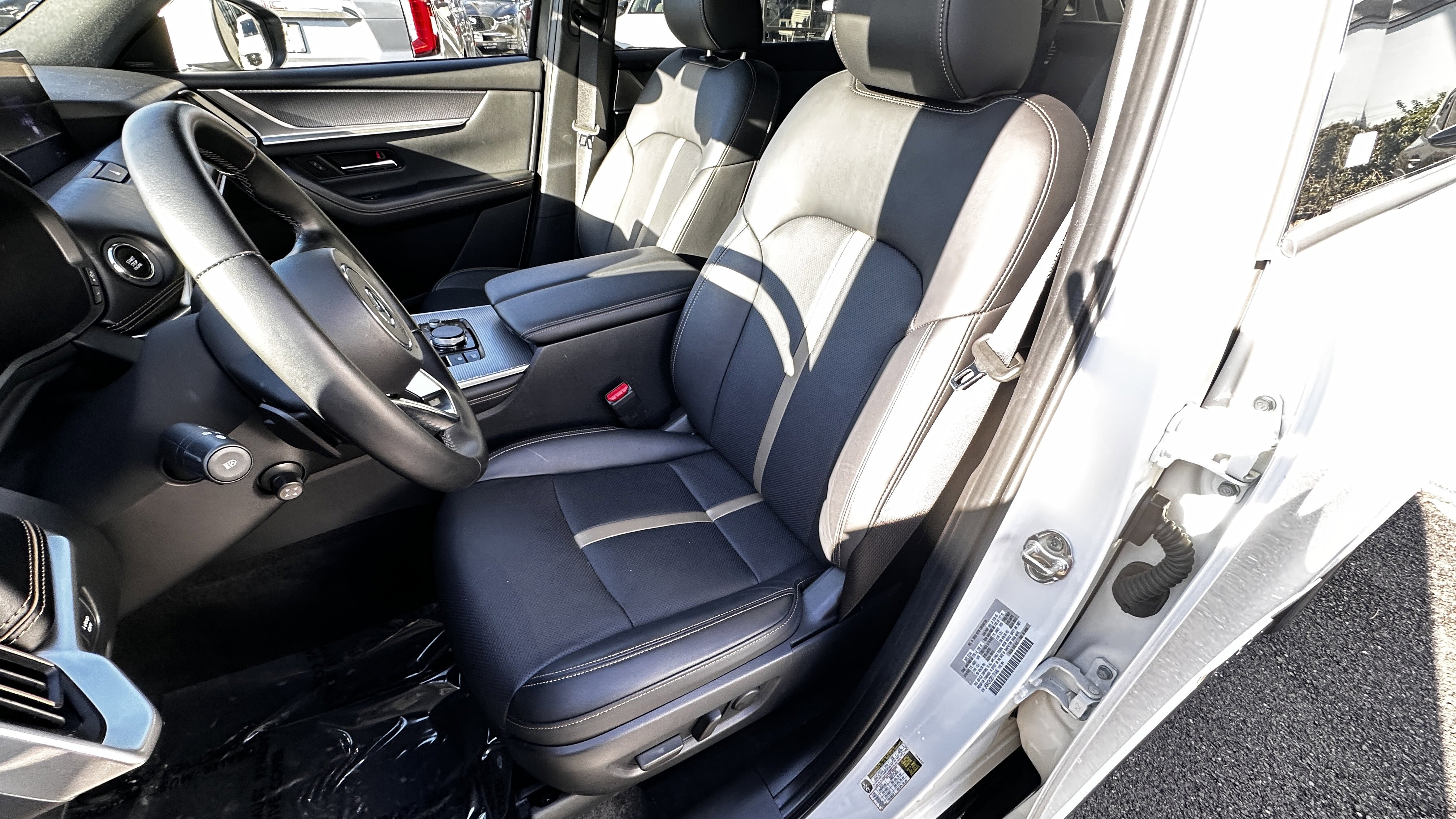 Certified 2025 MAZDA CX-90 3.3 Turbo S w/ Premium Package image 23