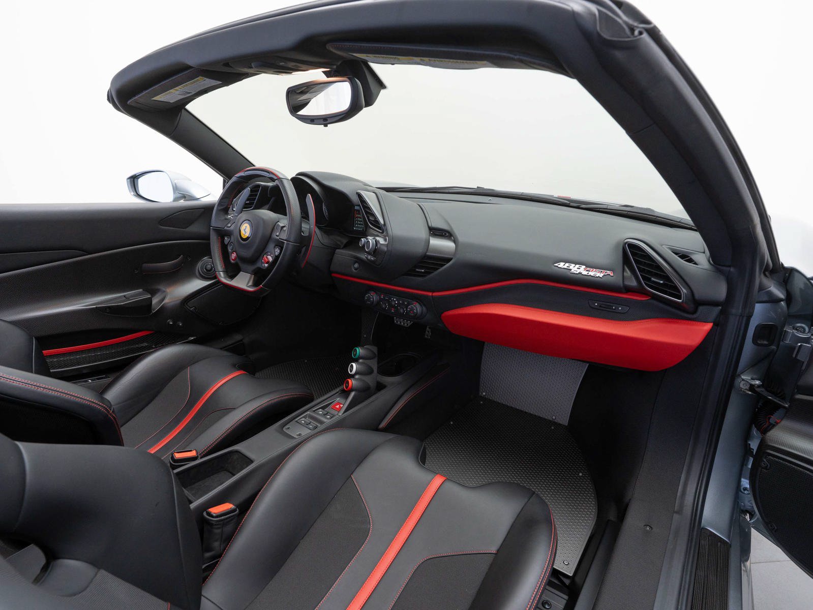 Used 2019 Ferrari 488 Pista Spider RWD image 13