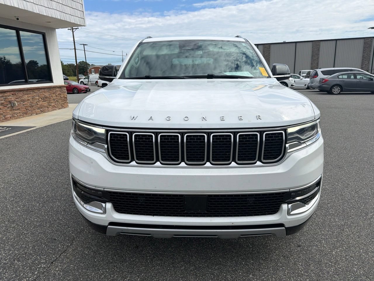 Used 2024 Jeep Wagoneer L Series II w/ Flexible Seating Group AWD/4WD image 9
