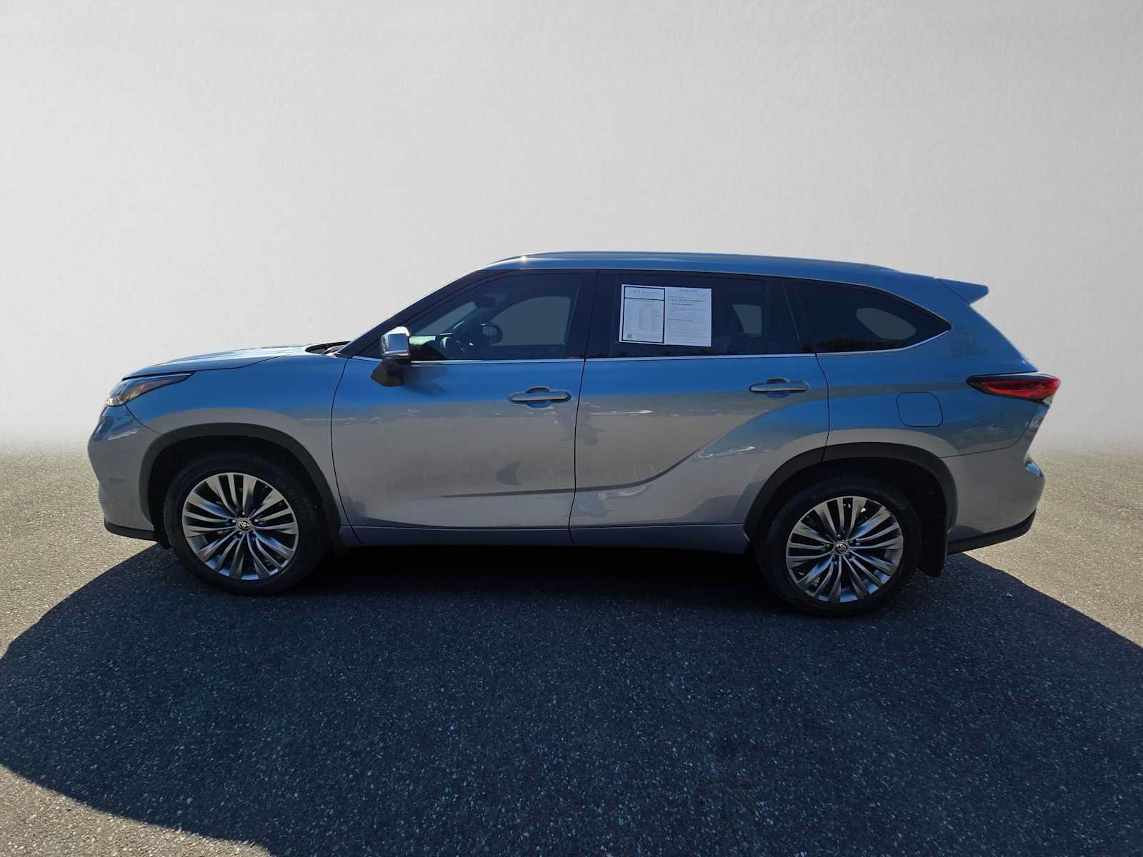 Used 2021 Toyota Highlander Platinum AWD/4WD image 6