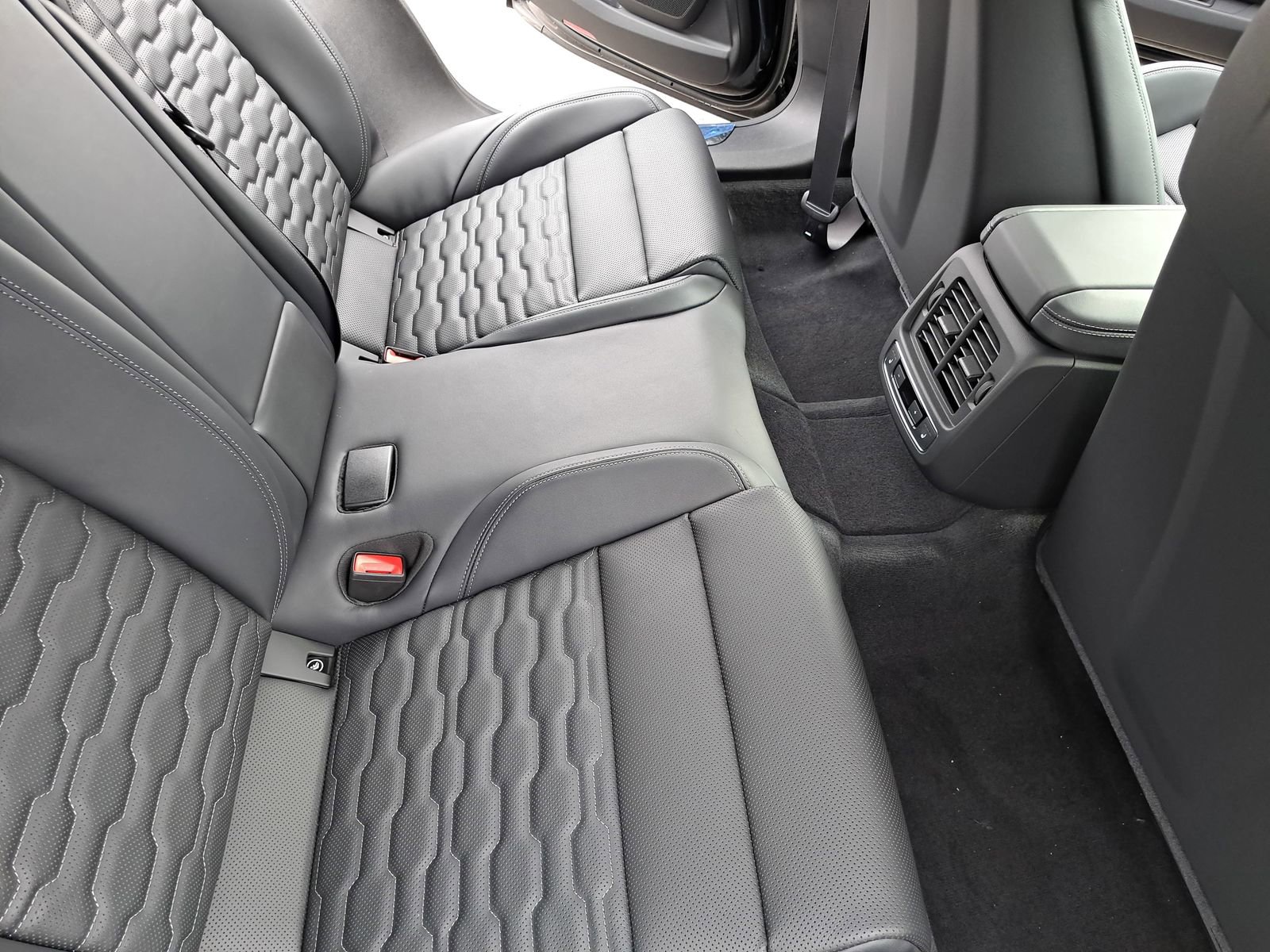 New 2026 Audi RS e-tron GT performance image 11