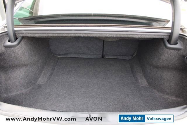 Used 2018 Chrysler 300 Touring w/ Driver Convenience Group image 11