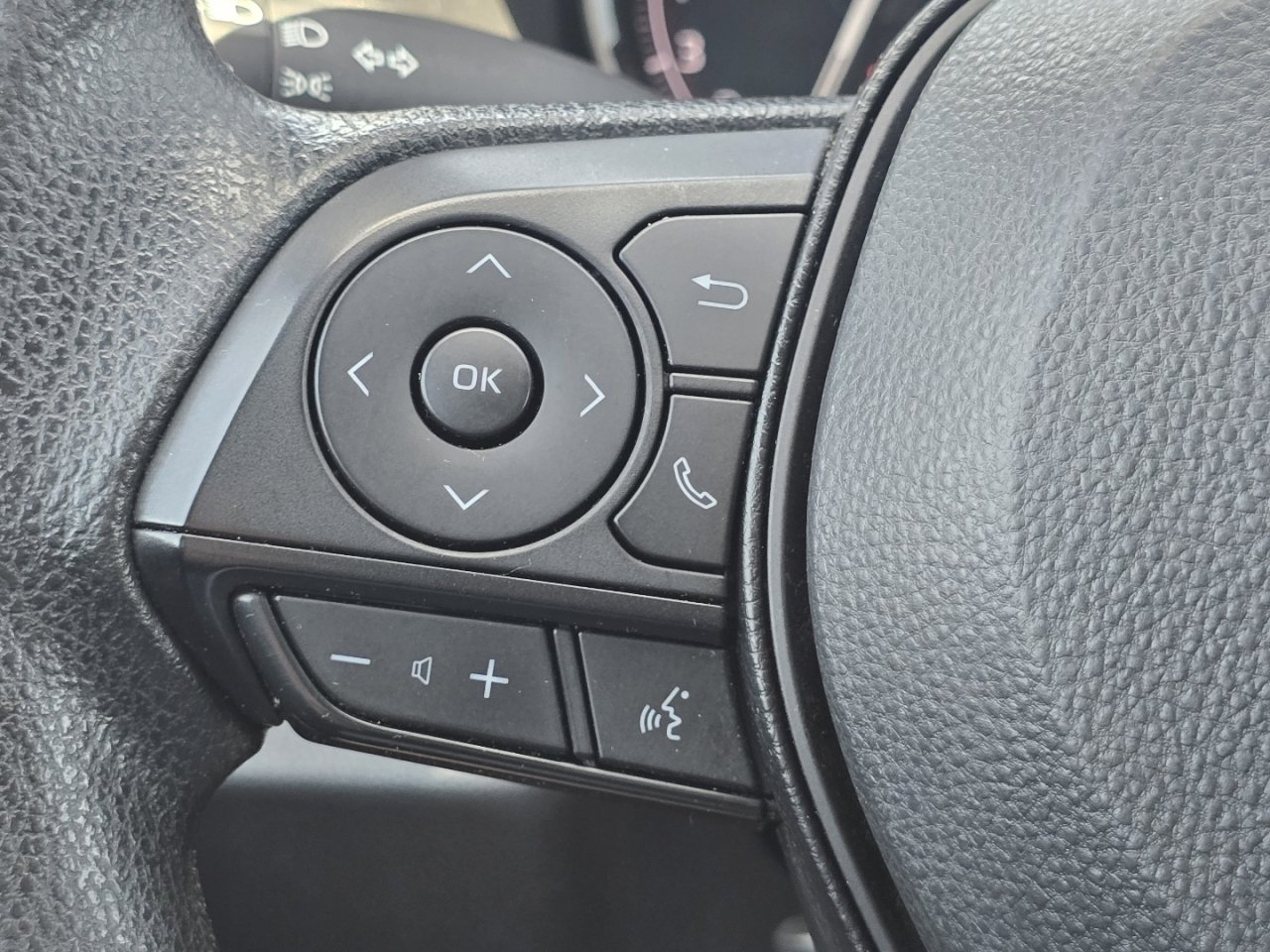 Certified 2024 Toyota RAV4 LE AWD/4WD image 30