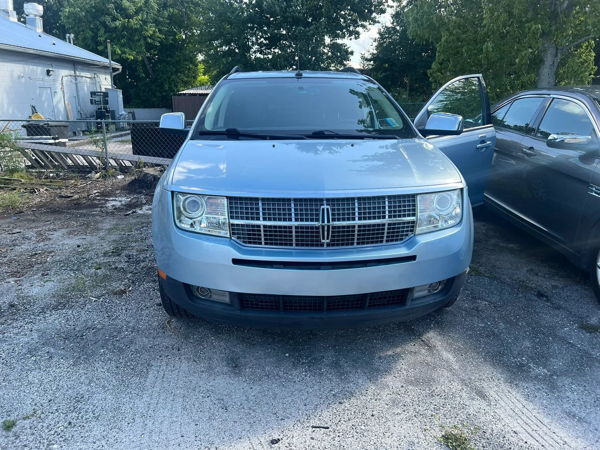 Used 2008 Lincoln MKX 2WD image 2