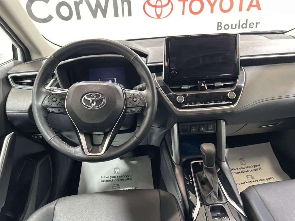 Used 2023 Toyota Corolla Cross XLE w/ Convenience Package FWD image 22