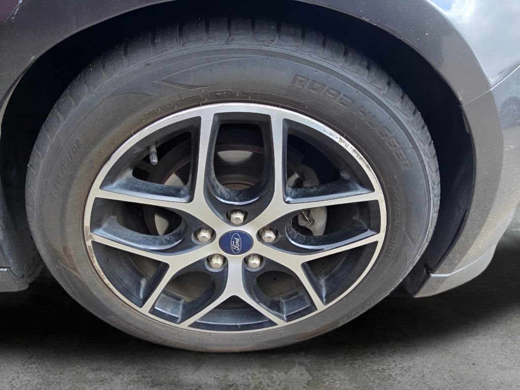 Used 2016 Ford Focus SE w/ SE Sport Package image 18