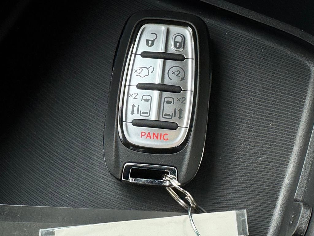 New 2026 Chrysler Pacifica Select FWD image 29