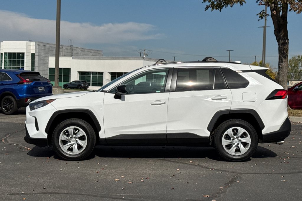 Used 2021 Toyota RAV4 LE AWD/4WD image 10