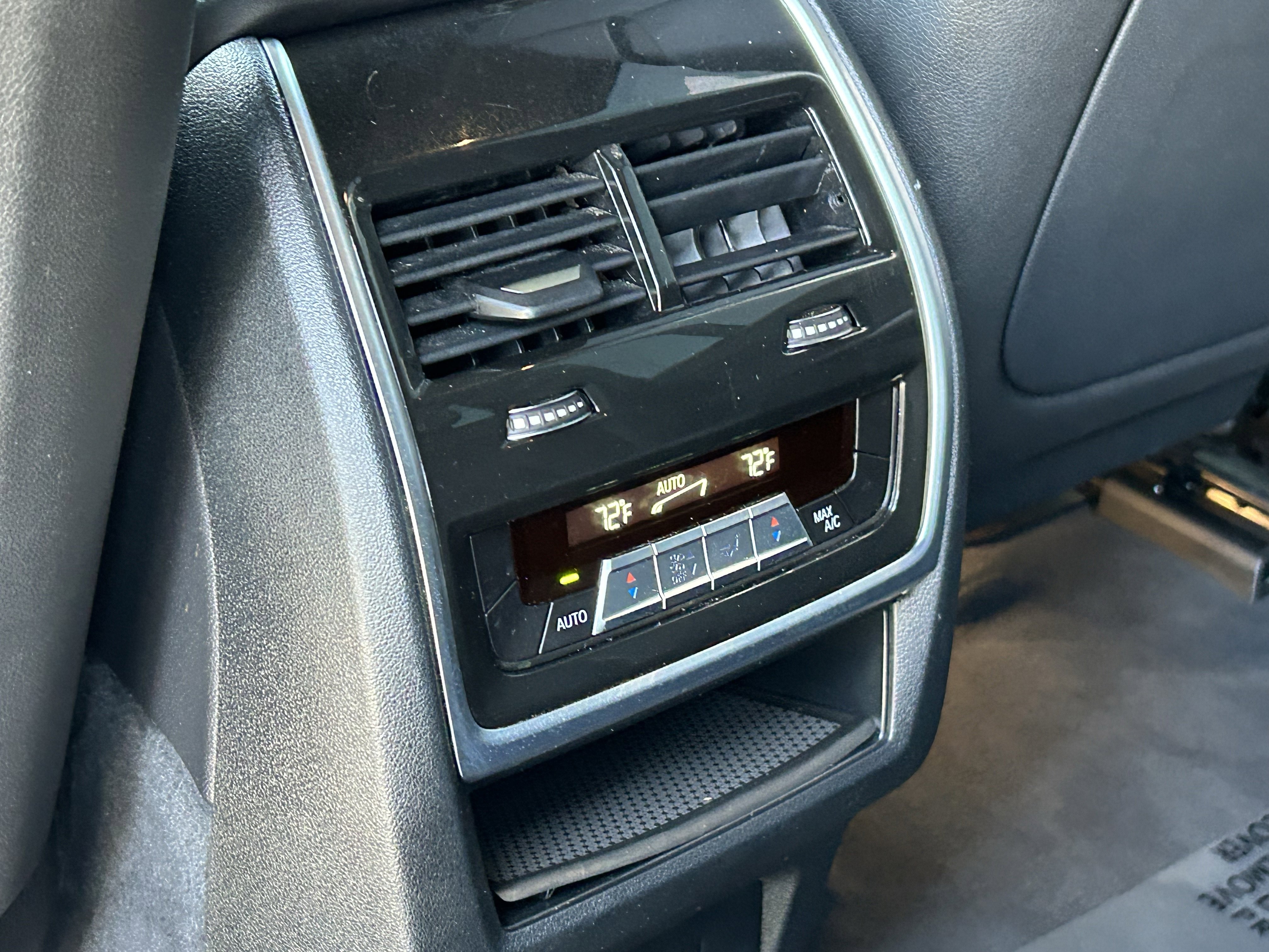 Used 2024 BMW X7 xDrive40i w/ M Sport Package AWD/4WD image 15
