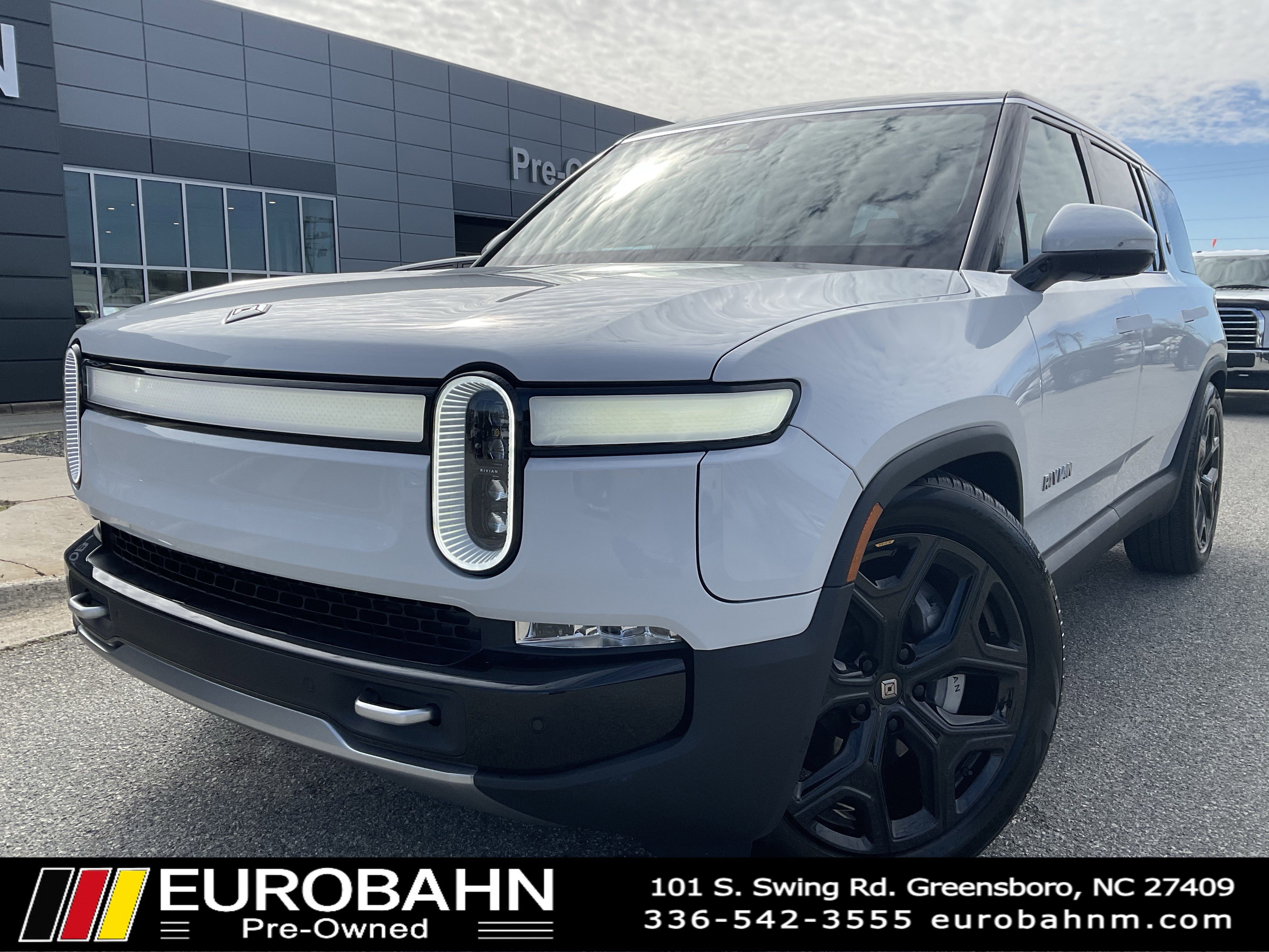 Used 2024 Rivian R1S Adventure image 1