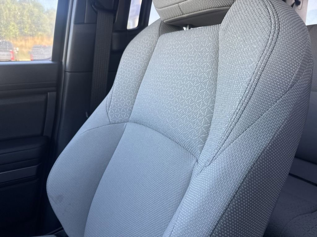 Used 2025 Toyota 4Runner SR5 AWD/4WD image 39