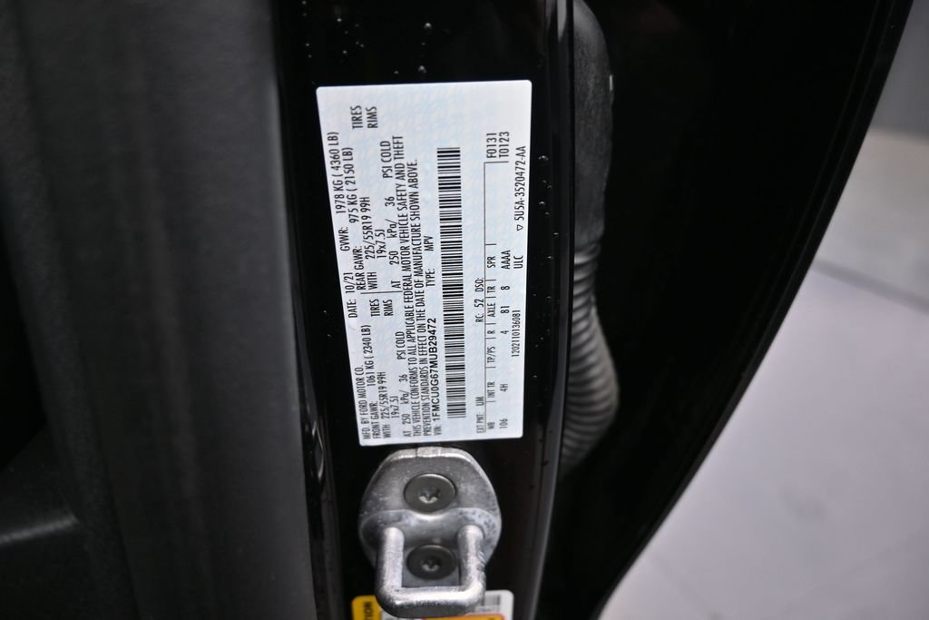 Used 2021 Ford Escape SE w/ SE Sport Appearance Package FWD image 19