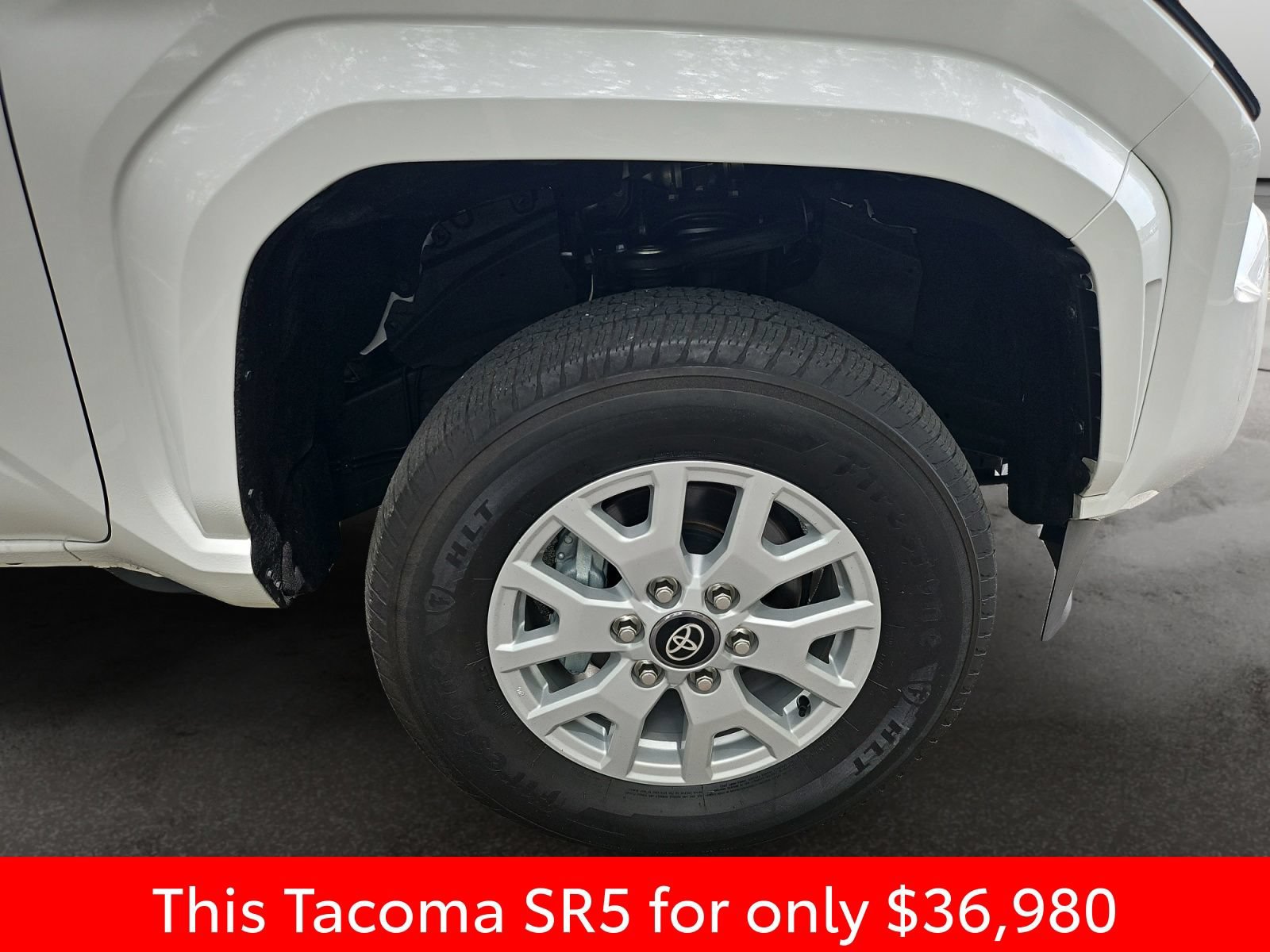 Used 2024 Toyota Tacoma SR5 AWD/4WD image 41