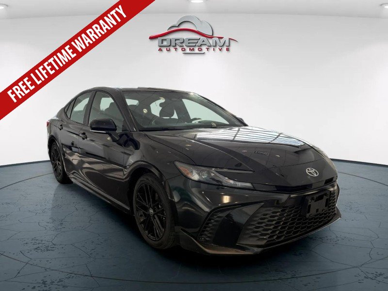 Used 2025 Toyota Camry SE FWD image 1