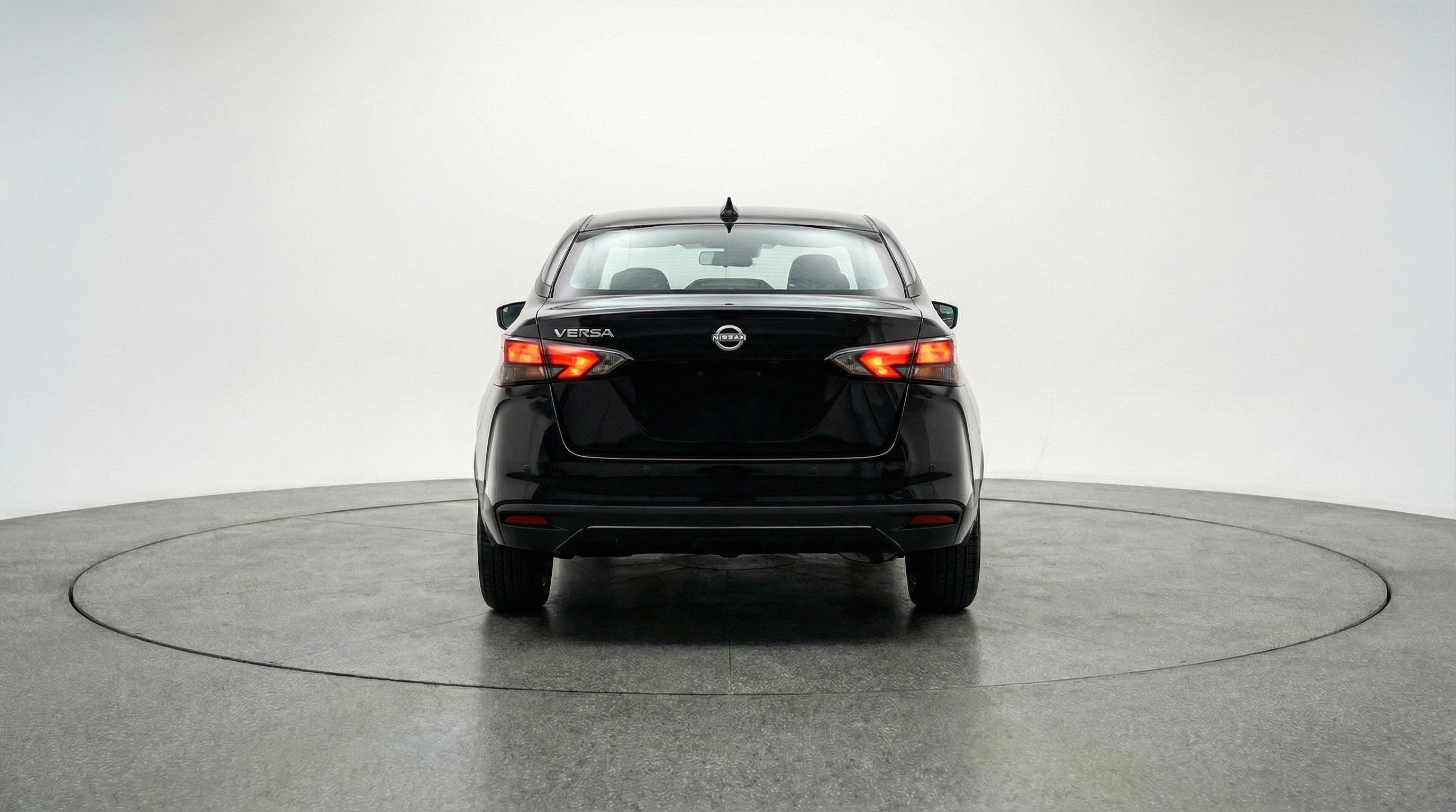 Used 2025 Nissan Versa SV image 7