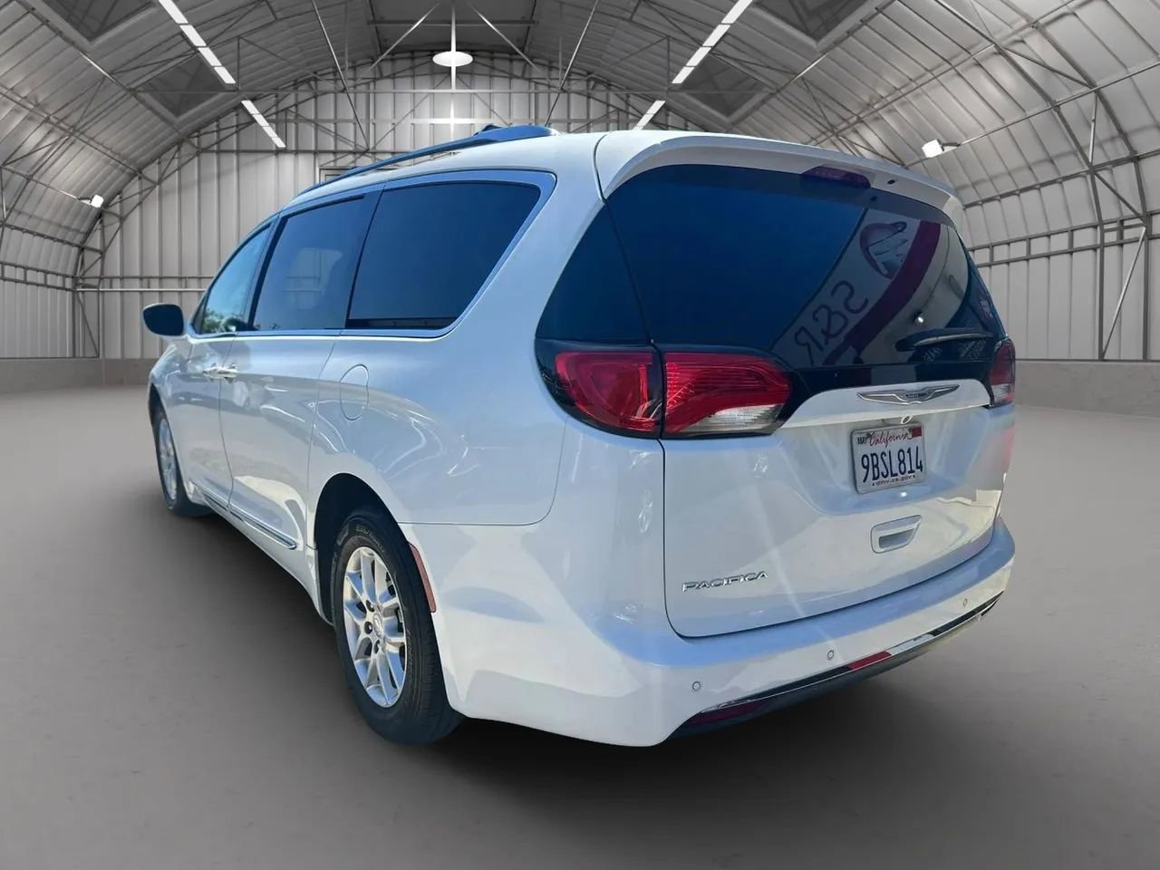 Used 2020 Chrysler Pacifica Touring-L FWD image 4