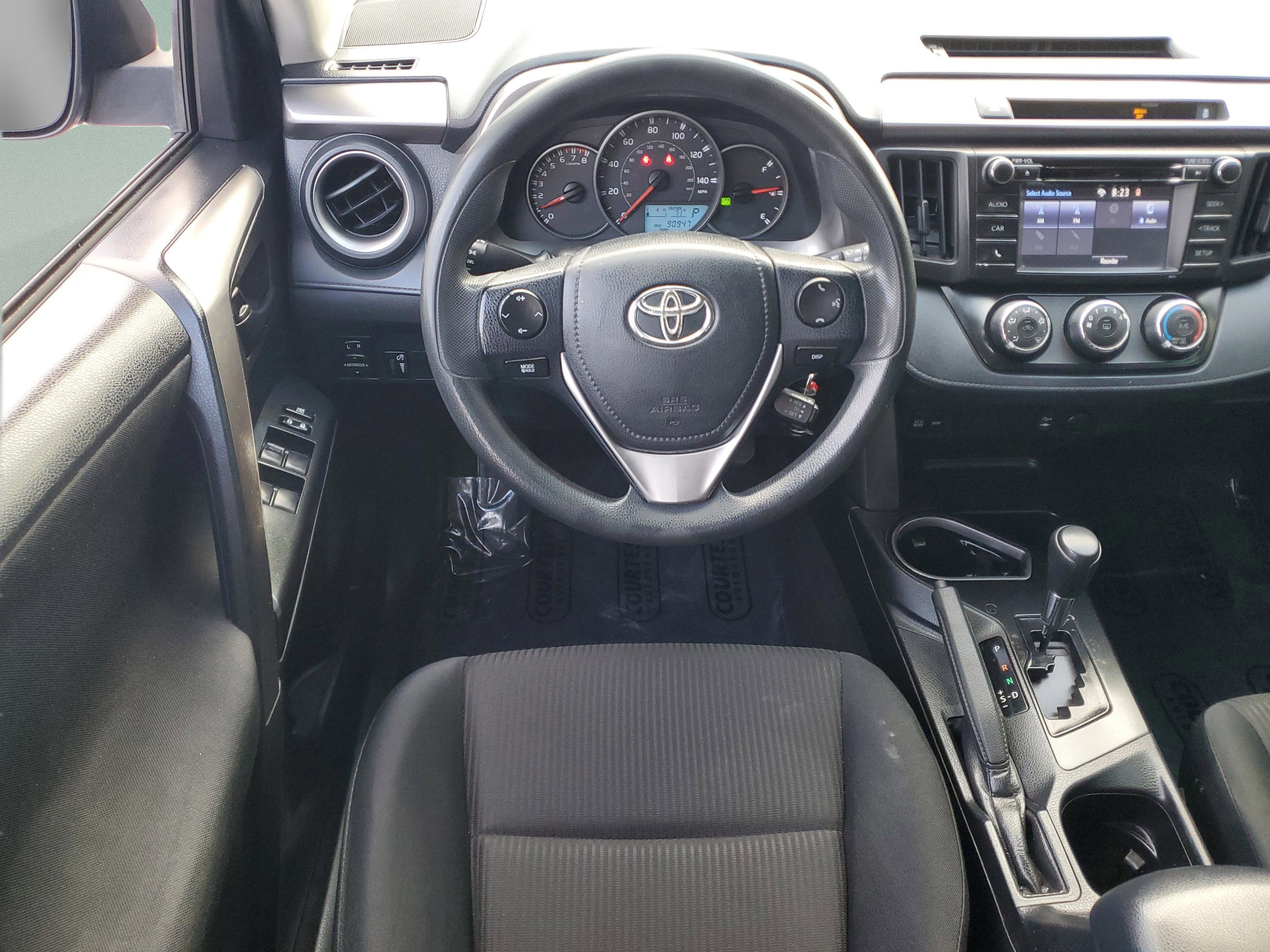 Used 2016 Toyota RAV4 LE image 11