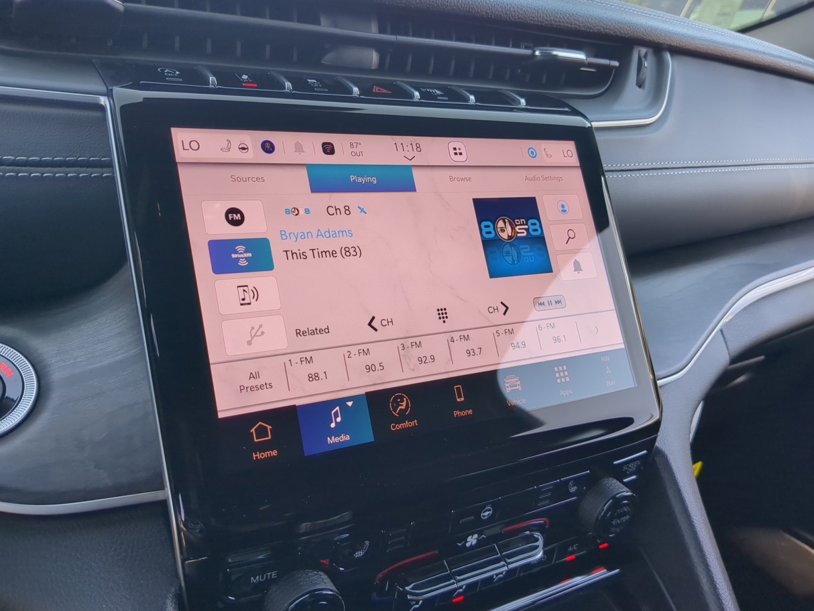 New 2025 Jeep Grand Cherokee Limited w/ Trailer Tow Package image 12