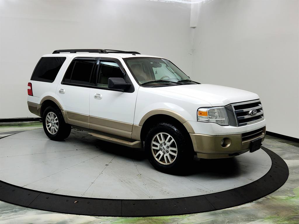 Used 2014 Ford Expedition XLT w/ Equipment Group 202A AWD/4WD image 3