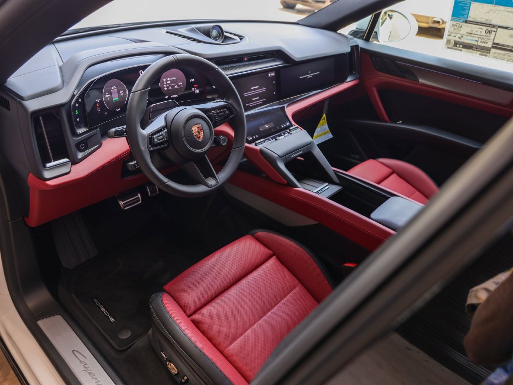 New 2026 Porsche Cayenne Electric AWD/4WD image 4