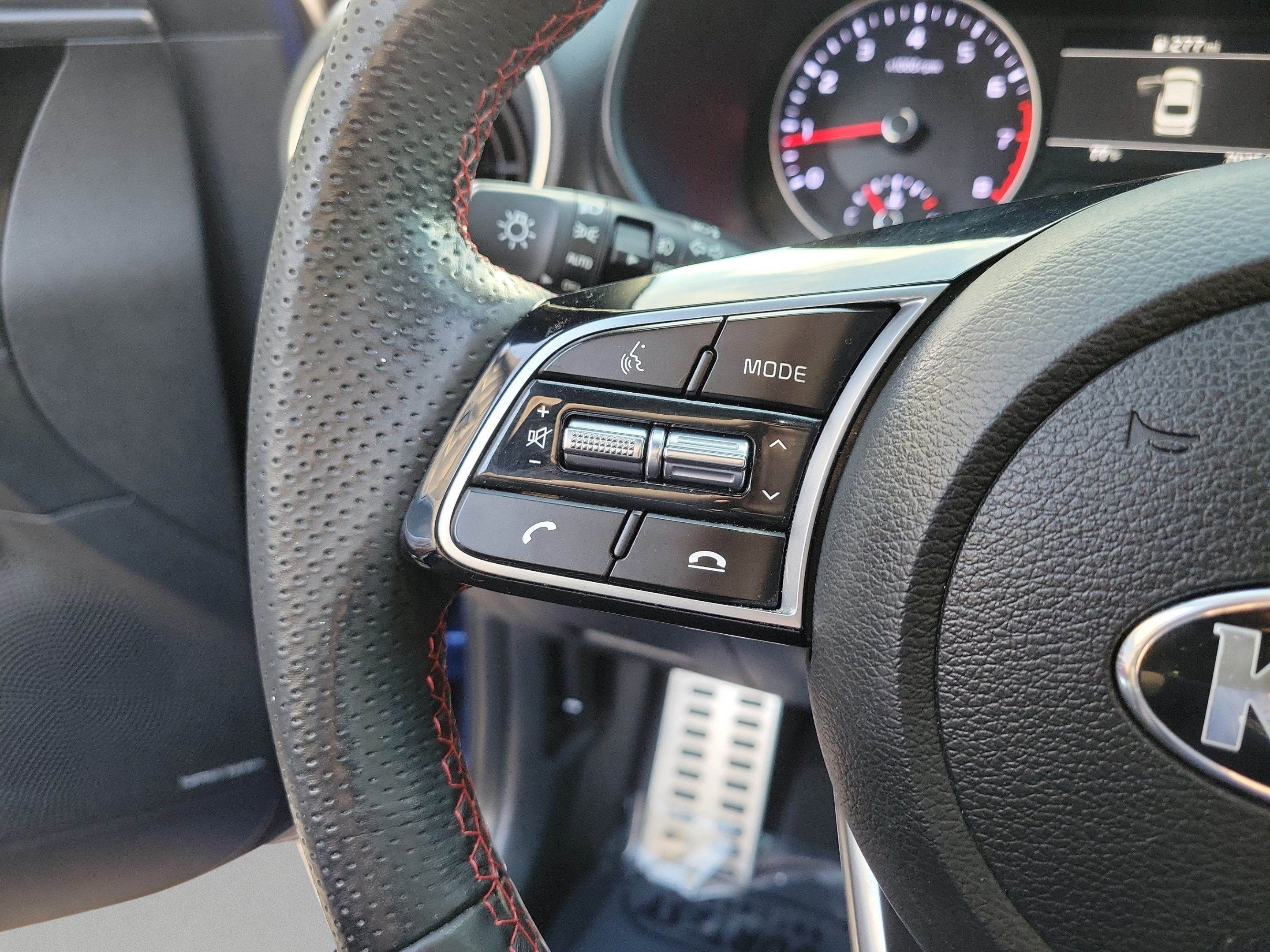Certified 2021 Kia Forte GT FWD image 28