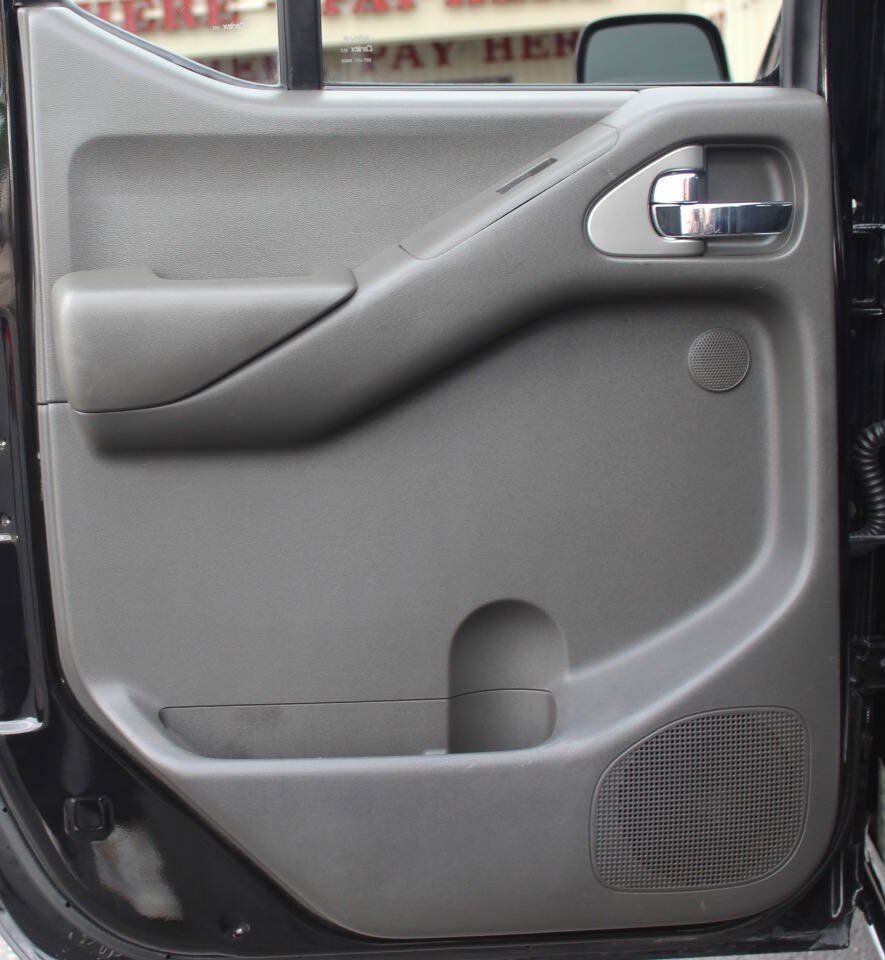 Used 2018 Nissan Frontier PRO-4X AWD/4WD image 15