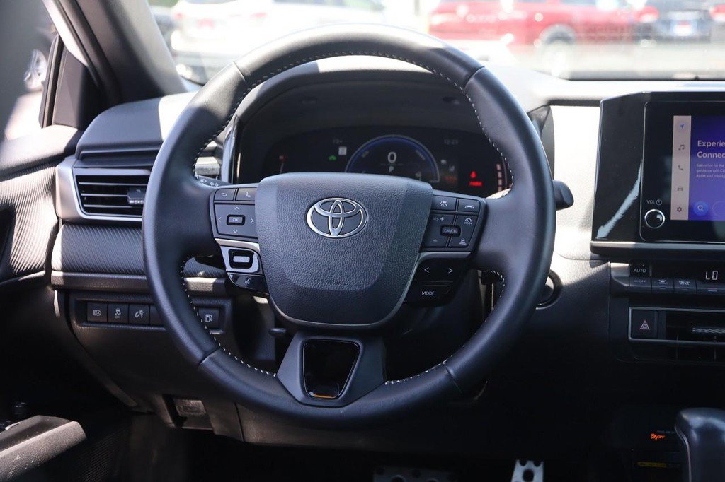 Used 2025 Toyota Camry SE FWD image 22