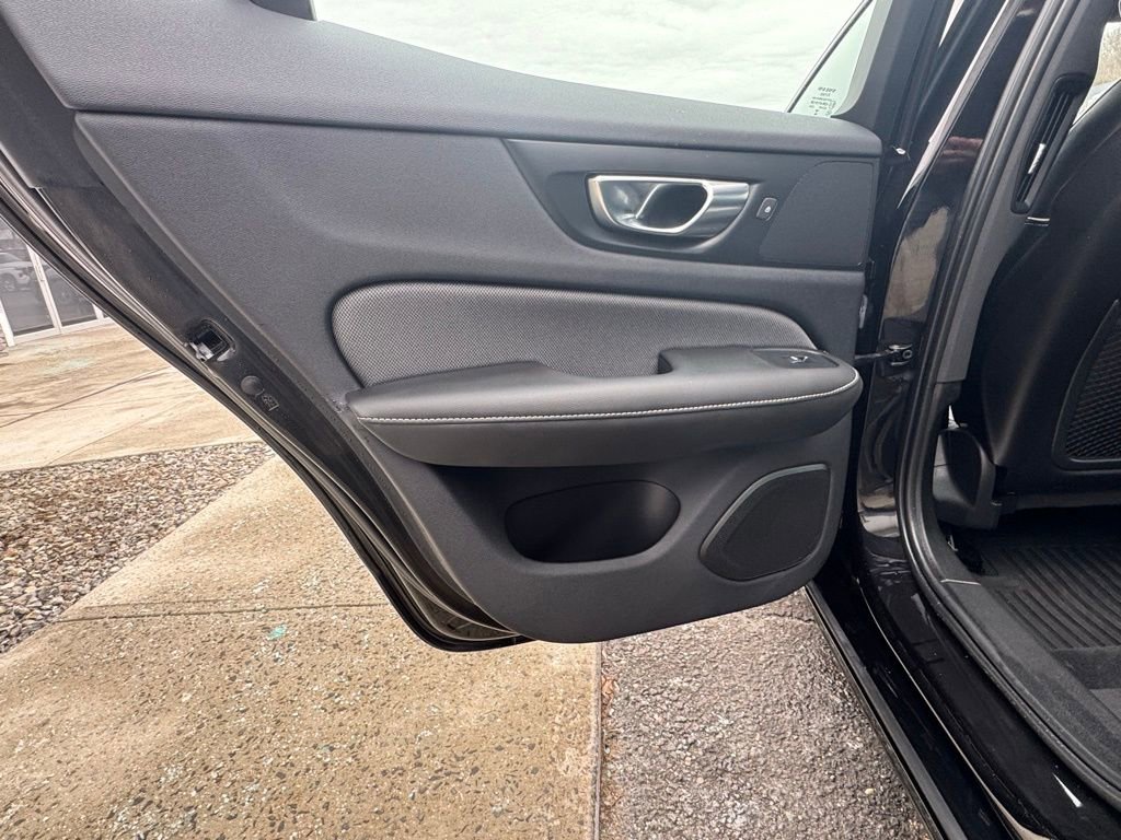 Used 2024 Volvo S60 B5 Plus image 28