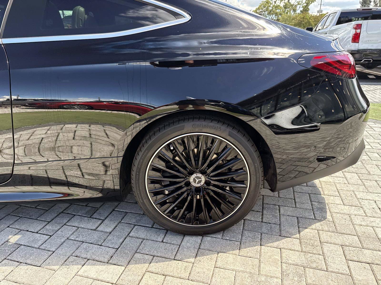 New 2027 Mercedes-Benz CLE 300 4MATIC Coupe image 10