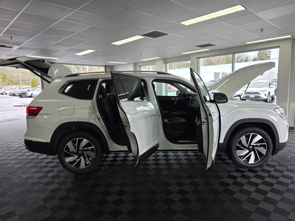 New 2025 Volkswagen Atlas Cross Sport SEL R-Line image 16
