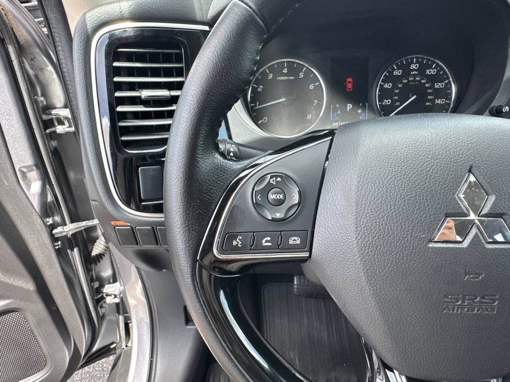 Used 2016 Mitsubishi Outlander SEL FWD image 26