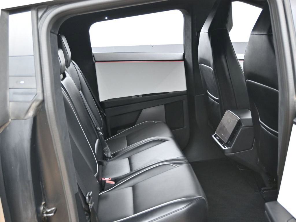 Used 2024 Tesla Cybertruck AWD Crew Cab image 39