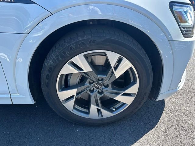 Used 2022 Audi e-tron Premium AWD/4WD image 13