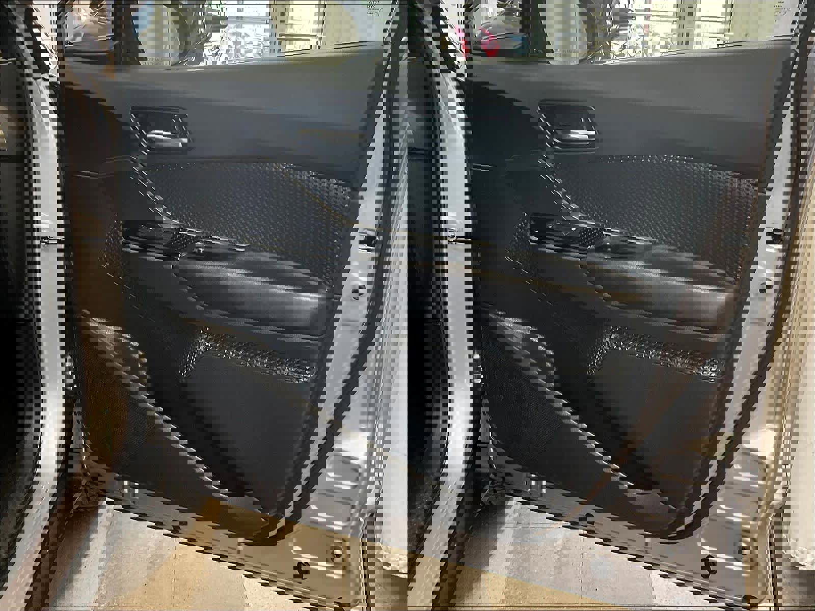 Used 2019 Toyota C-HR XLE image 12