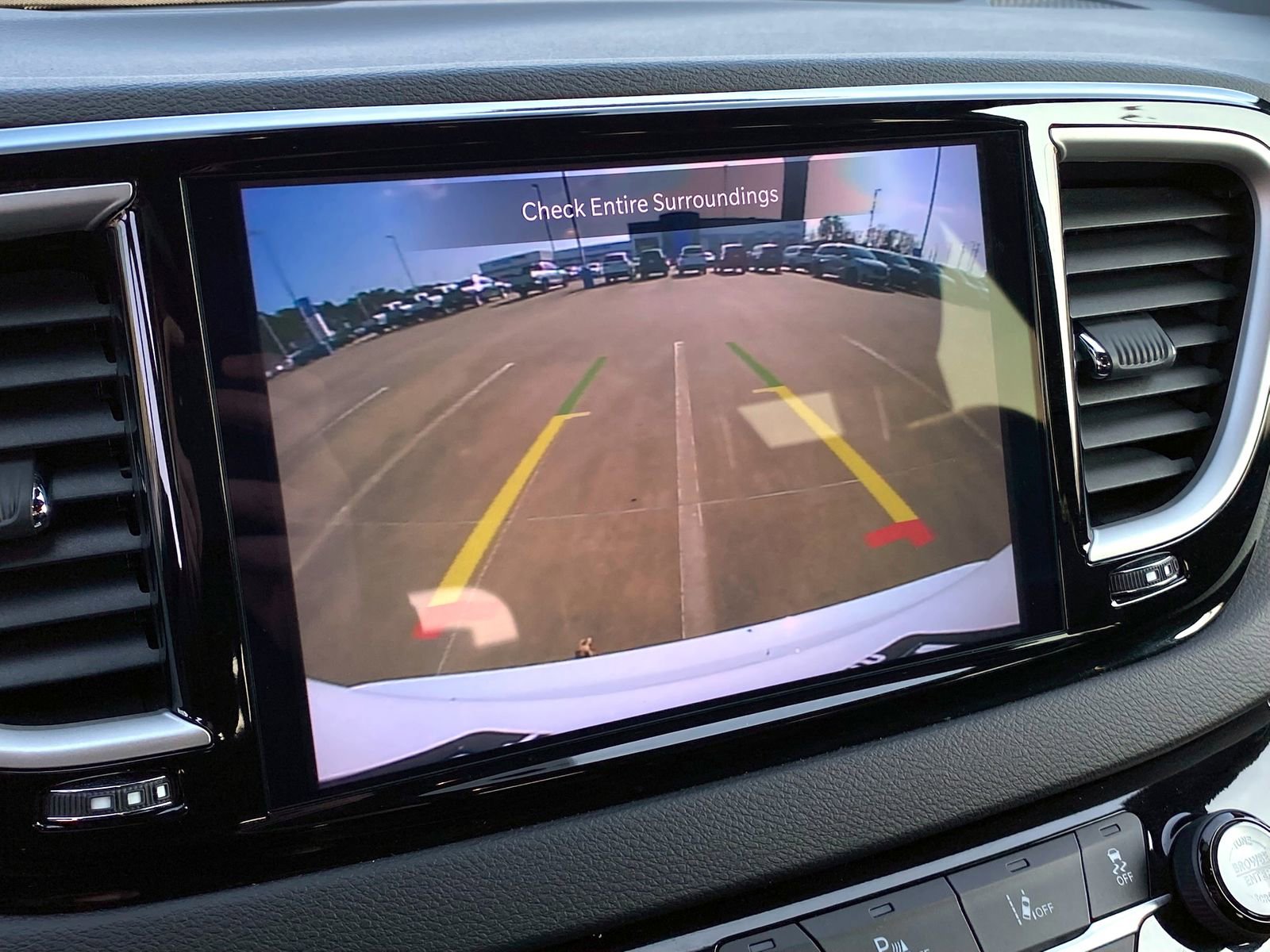 Used 2025 Chrysler Pacifica Select image 15