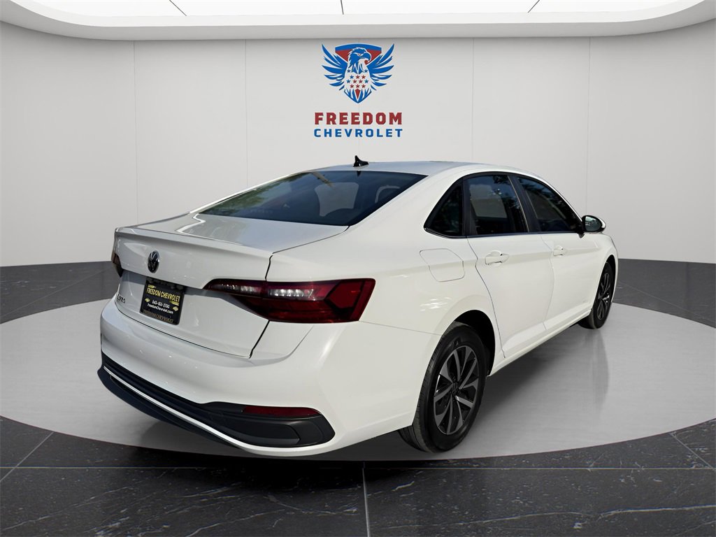 Used 2024 Volkswagen Jetta S image 5